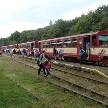 Pro zvýšené množství návštěvníků pouti byly na trati nasazeny rozšířené soupravy 