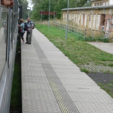 Nastupující cestující v zastávce Litvínov město 