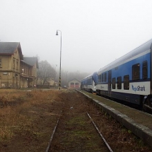 Vlak 26850 ve stanici Hrob, pondělí 1.2.2016 