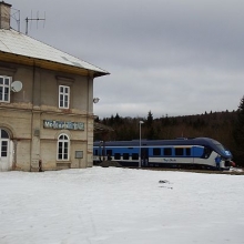 Vlak na nádraží Moldava