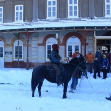 Na moldavském nádraží čekal čert na koni.