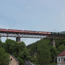 Zvláštní vlak na mostě u Hrobu - foto Johannes Mühle 