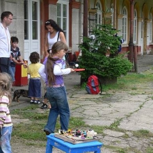 Na nádraží byly i různé soutěže pro děti 