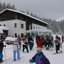 Čeští a němečtí lyžaři na nádraží Hermsdorf - Rehefeld 