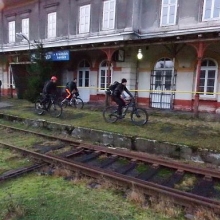 Ranním vlakem kromě lyžařů dorazili i cyklisté 