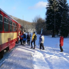 Úterý 28.12.2010, nástup lyžařů do vlaku 26802 ve stanici Osek město